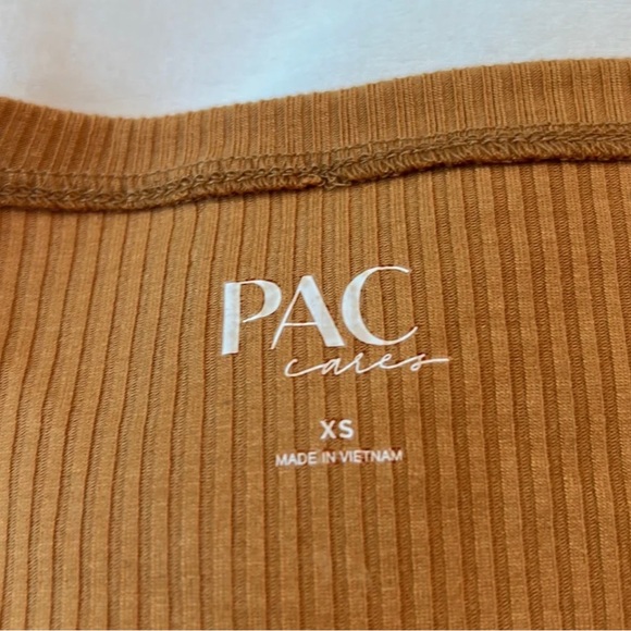 Pacsun Cropped Tee - Picture 2 of 6